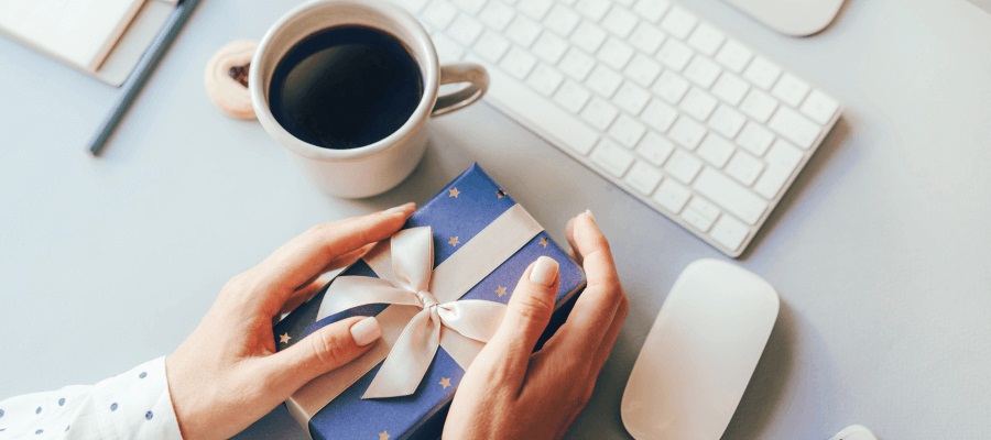 17 Best Corporate Gift Ideas for Employees and Clients